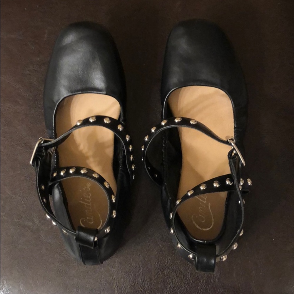 Black ballet flat with ankle strap